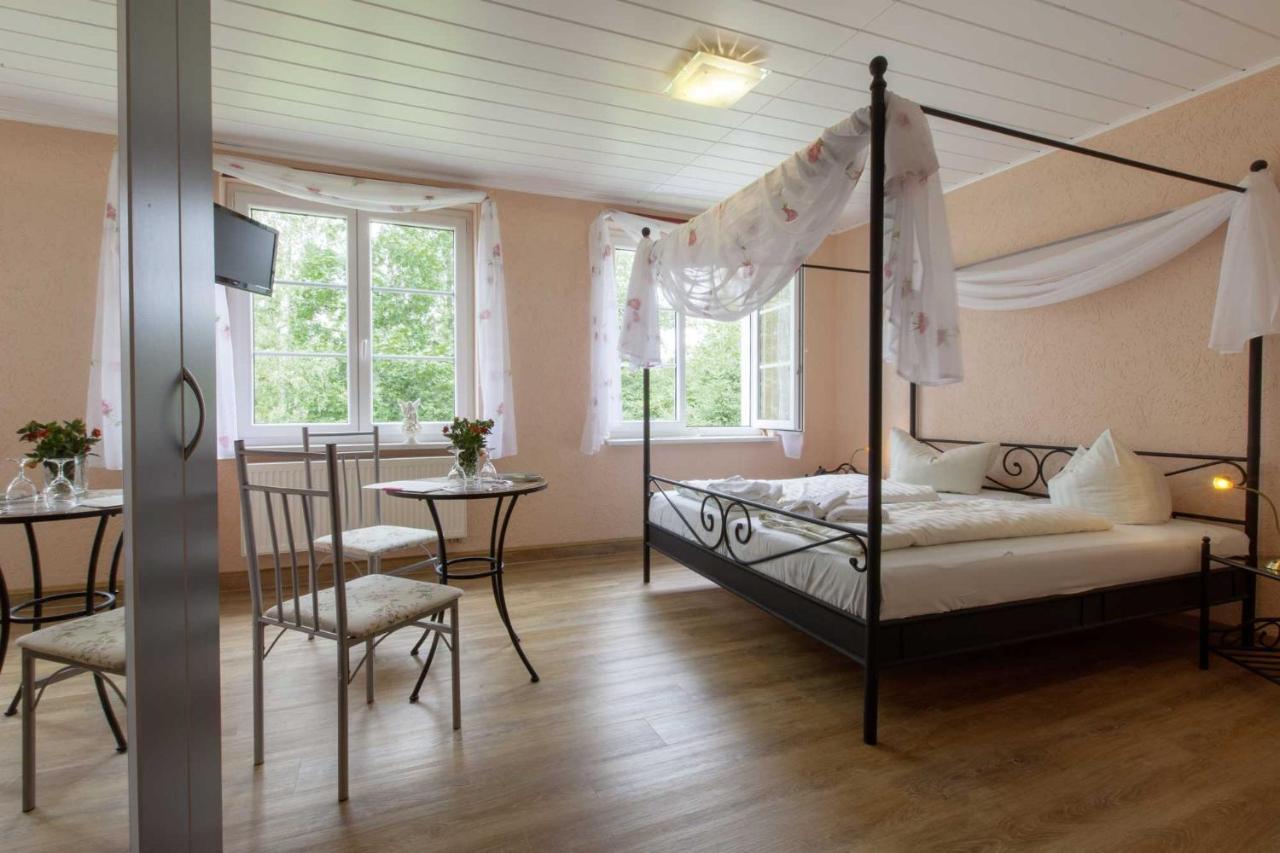 Kraeuterbaude Hotel Saupsdorf Eksteriør billede