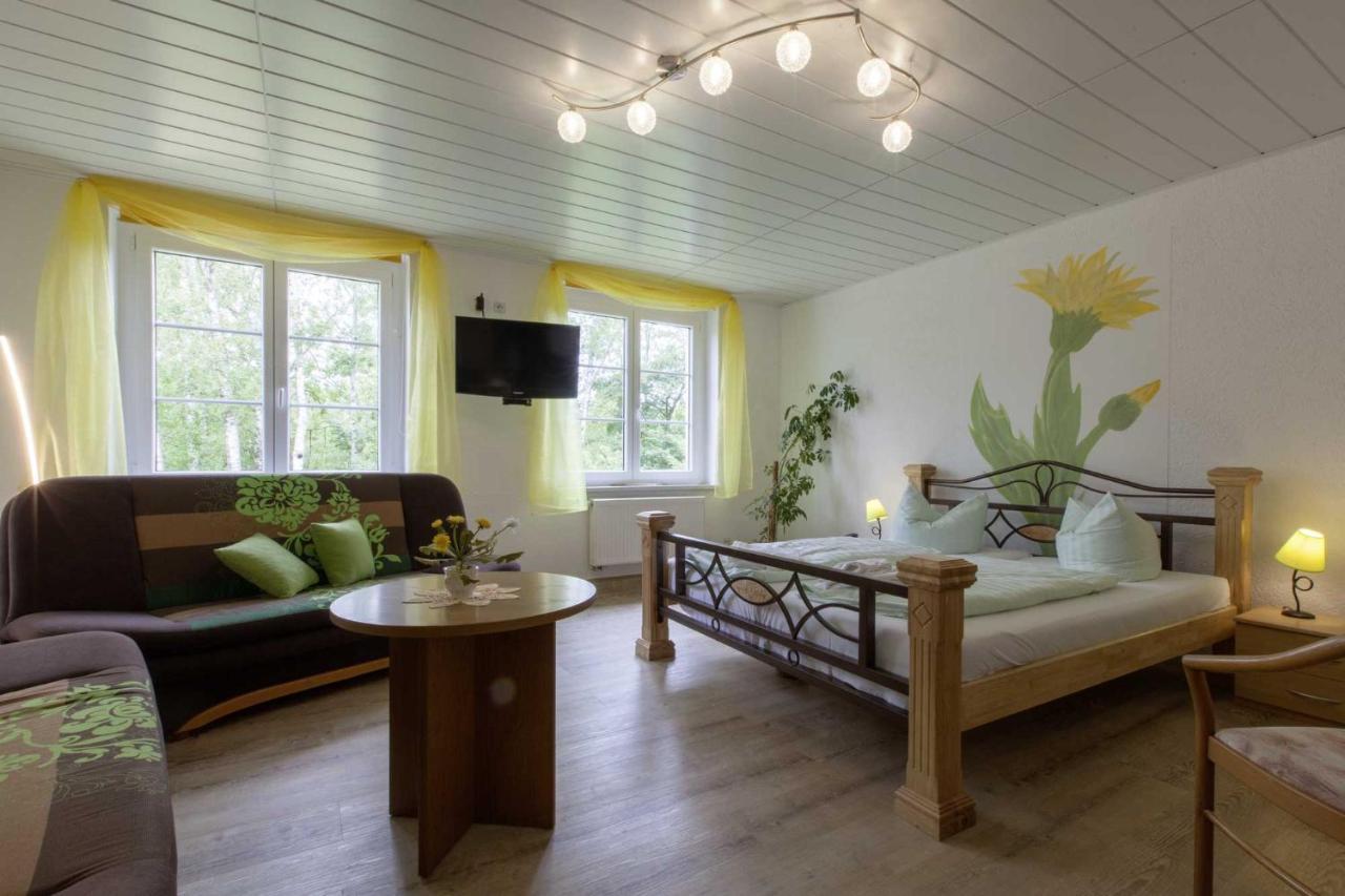 Kraeuterbaude Hotel Saupsdorf Eksteriør billede
